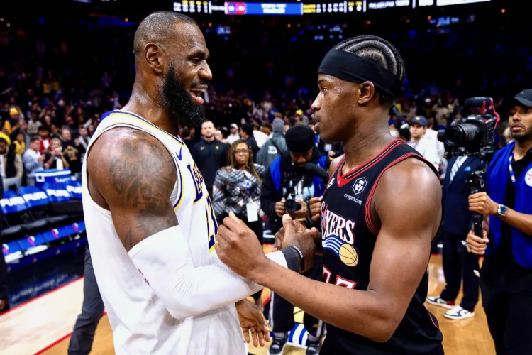 LeBron follows path of another teenage phenom